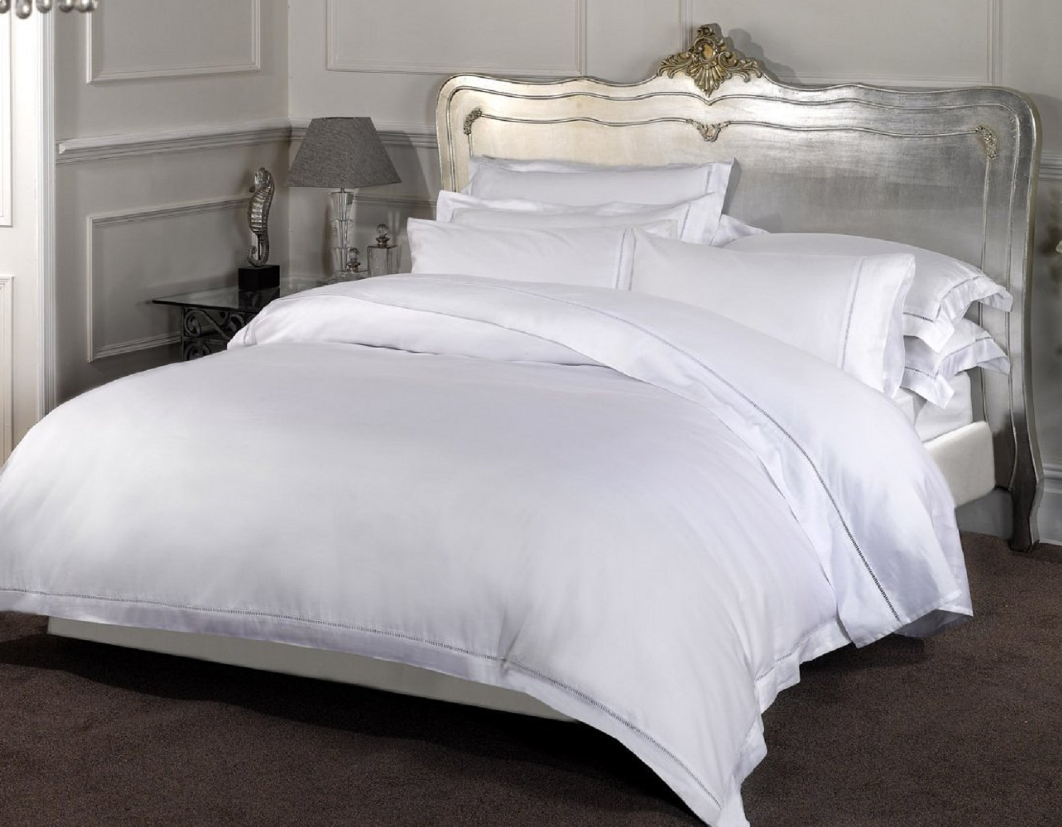 How to keep Fitted Sheets on Bed - Guide